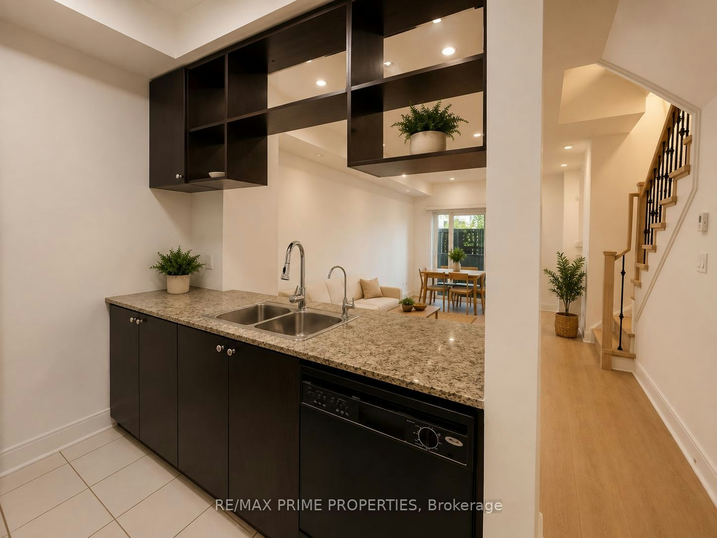 Th69-315 Village Green Square, Toronto, ON, M1S 0L2 - 4