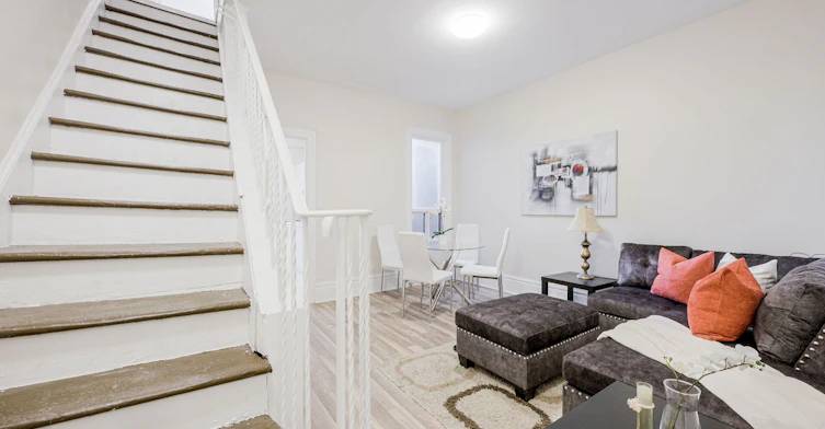 Upper-1934 Queen Street E, Toronto, ON, M4L 1H6