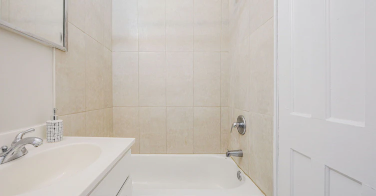 Upper-1934 Queen Street E, Toronto, ON, M4L 1H6 - 16
