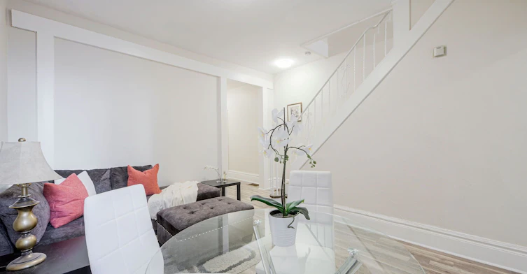 Upper-1934 Queen Street E, Toronto, ON, M4L 1H6 - 5
