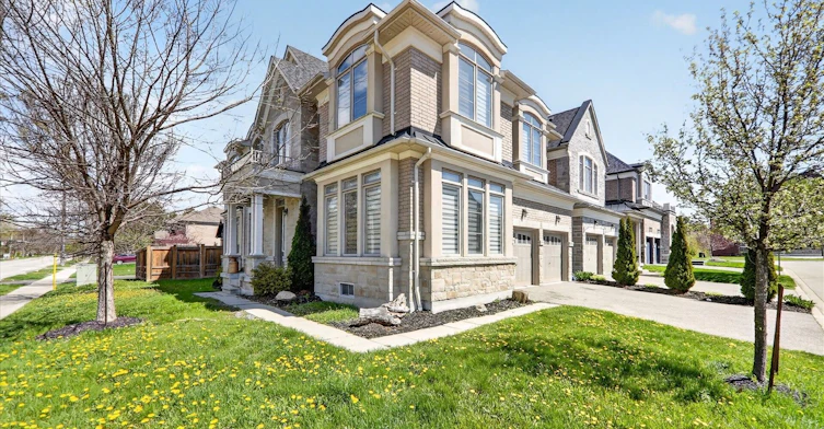 1-1815 Fairport Road, Pickering, ON, L1V 0E3 - 2