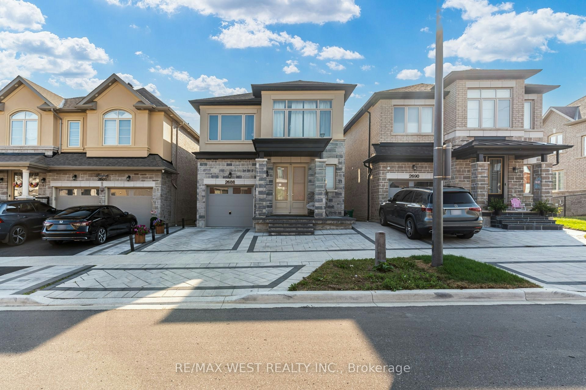 2688 Sapphire Drive, Pickering, ON, L1X 0G5