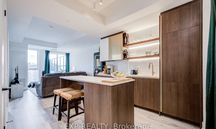 211-1285 Queen Street E