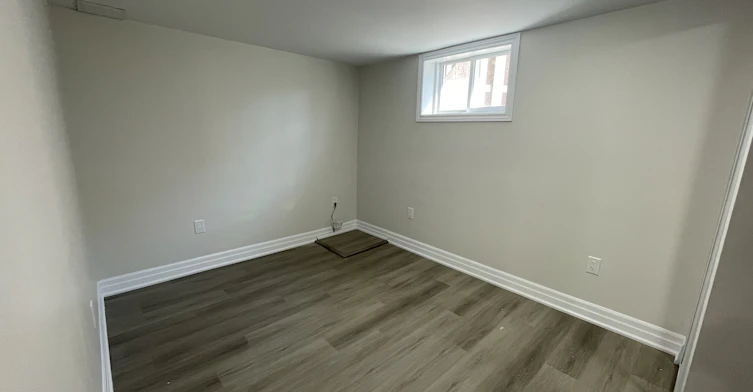 Bsmt-654 Annapolis Avenue, Oshawa, ON, L1J 2Z2 - 2