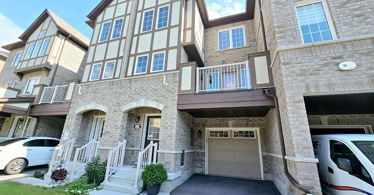 17 Bluegill Crescent, Whitby, ON, L1P 0E4