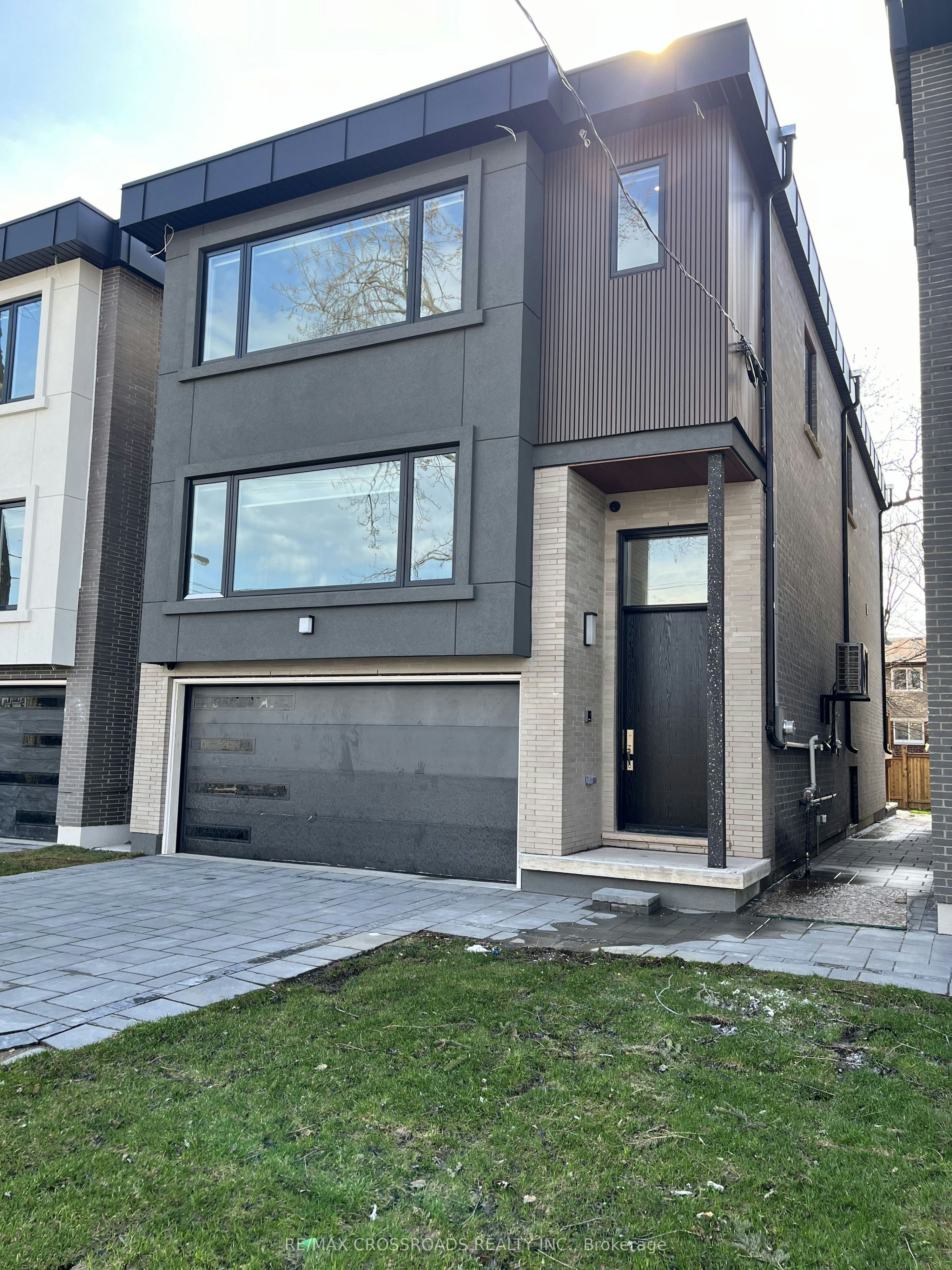 790 B Midland Avenue, Toronto, ON, M1K 4E7 - 2