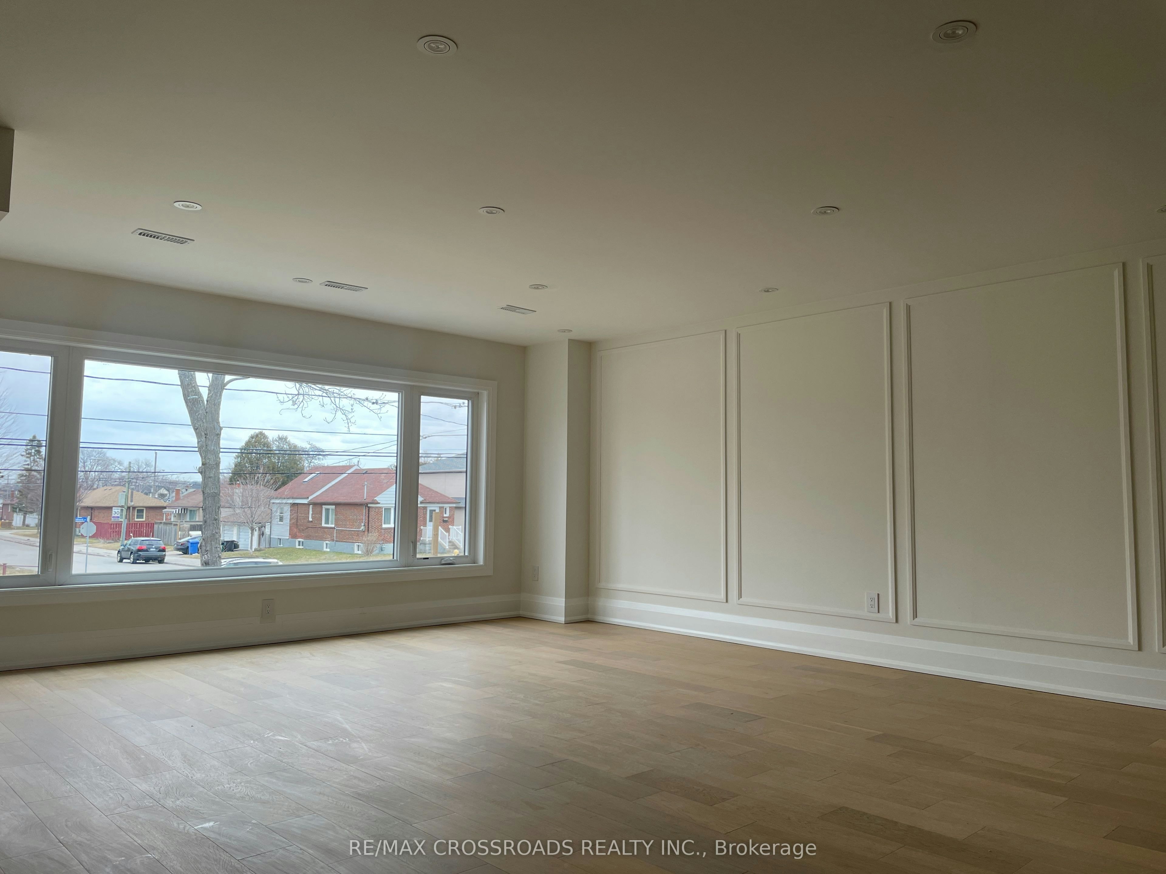 790 B Midland Avenue, Toronto, ON, M1K 4E7 - 4