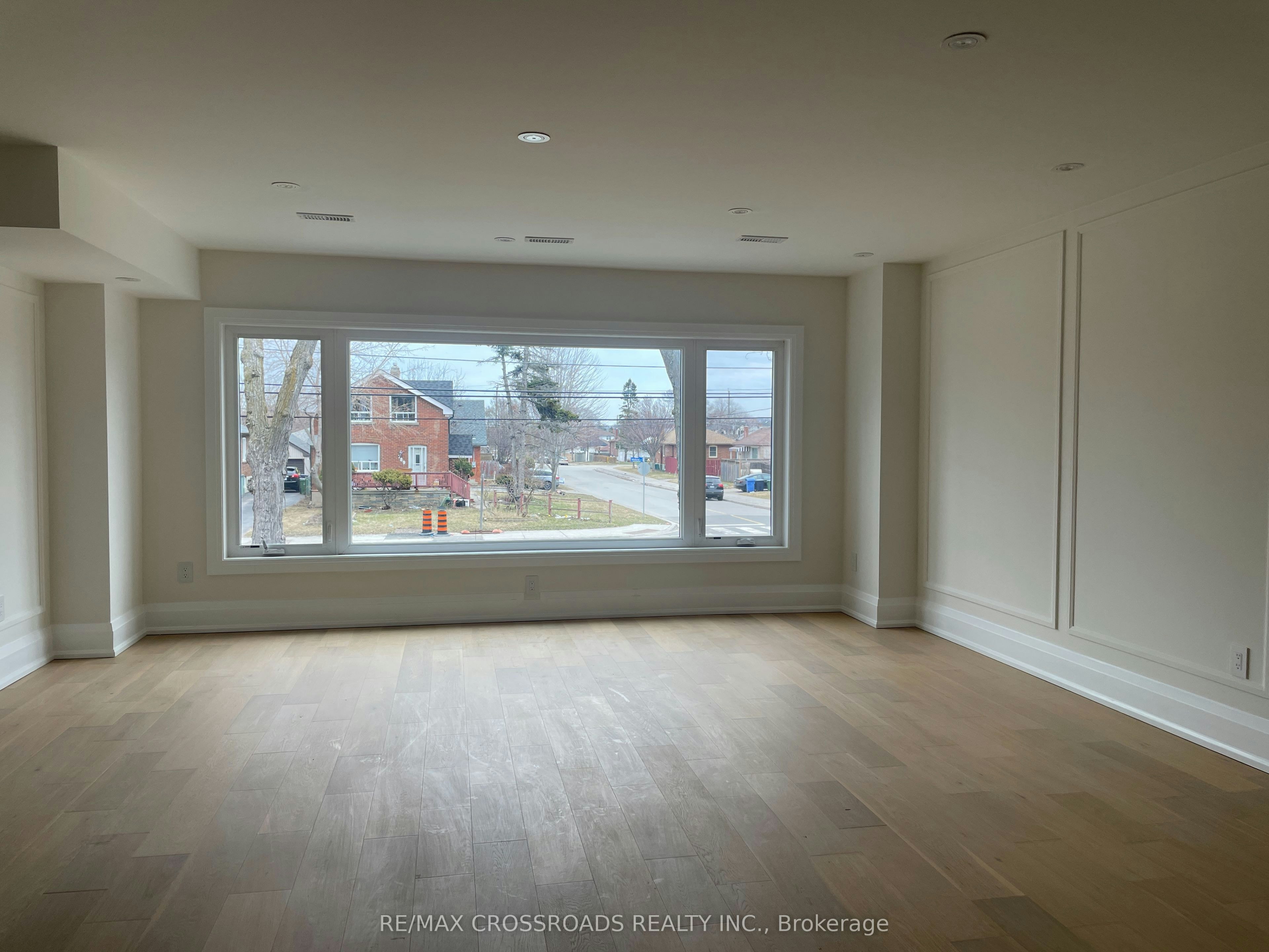 790 B Midland Avenue, Toronto, ON, M1K 4E7 - 3