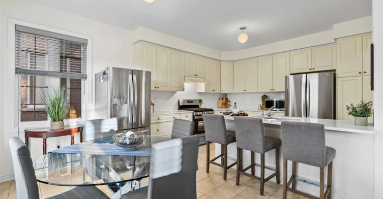 64 Bill Hutchinson Crescent, Clarington, ON, L1C 7C9 - 7
