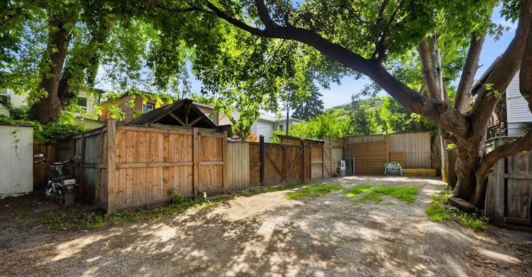 150 Elmer Avenue, Toronto, ON, M4L 3S1 - 30