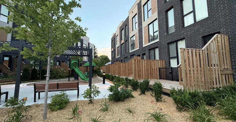8 BLK F-180 Clonmore Drive S, Toronto, ON, M1N 1Y1 - 7