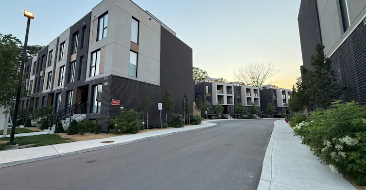 8 BLK F-180 Clonmore Drive S, Toronto, ON, M1N 1Y1 - 24