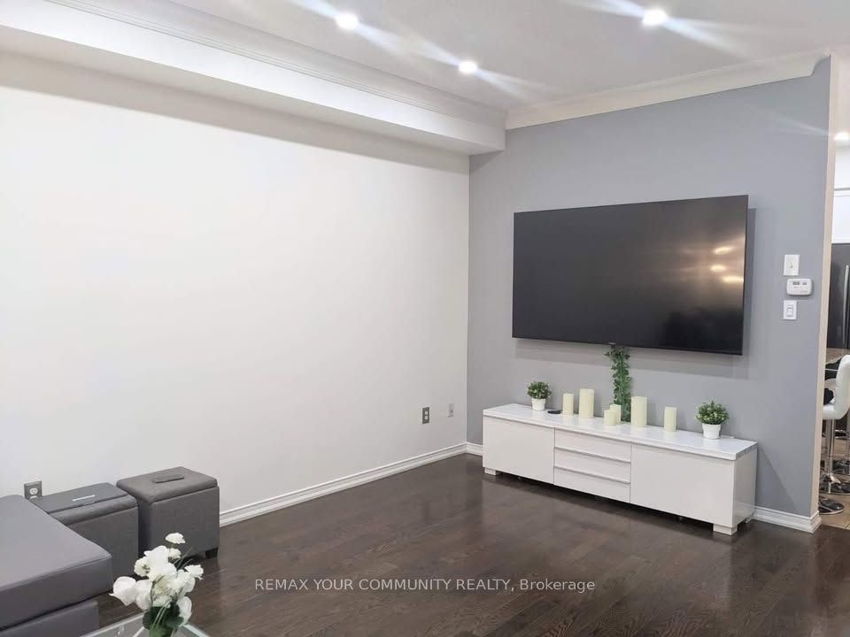 98 John Bell Crescent, Toronto, ON, M1L 0G5 - 5