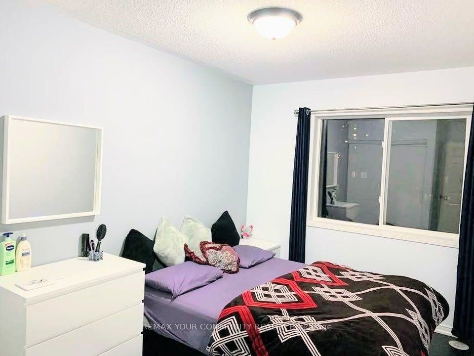 98 John Bell Crescent, Toronto, ON, M1L 0G5 - 11