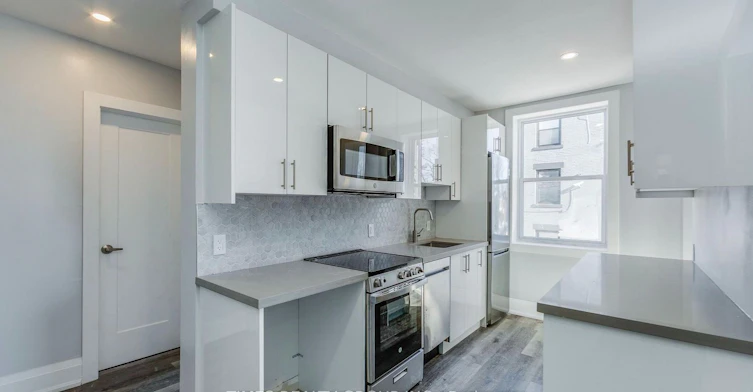 5-1480 Dundas Street E, Toronto, ON, M4M 1S9 - 2