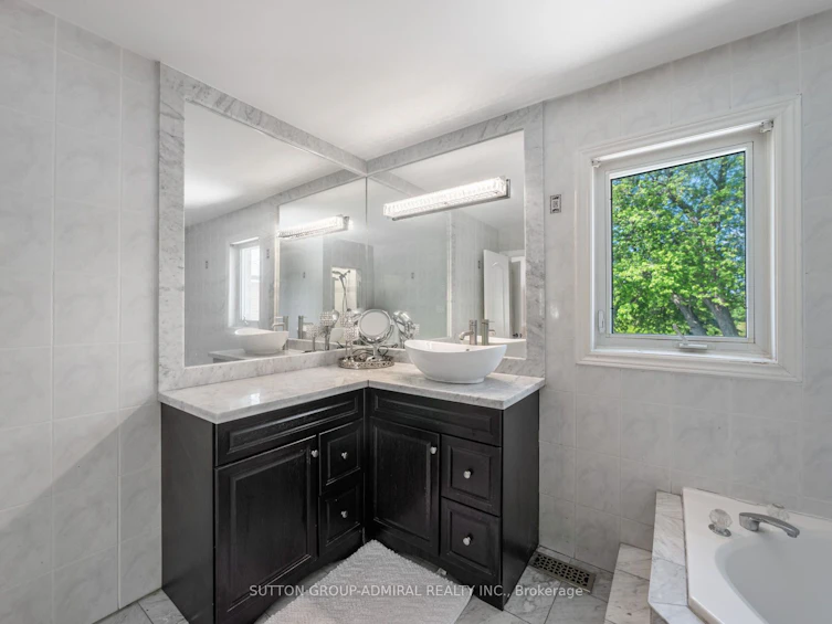 18 Thatcher Avenue, Toronto, ON, M1M 2M2 - 33