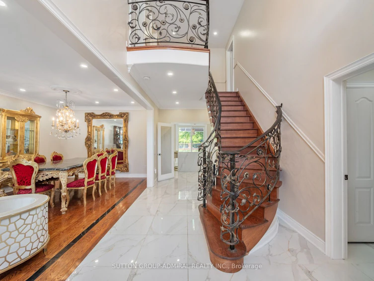 18 Thatcher Avenue, Toronto, ON, M1M 2M2 - 6