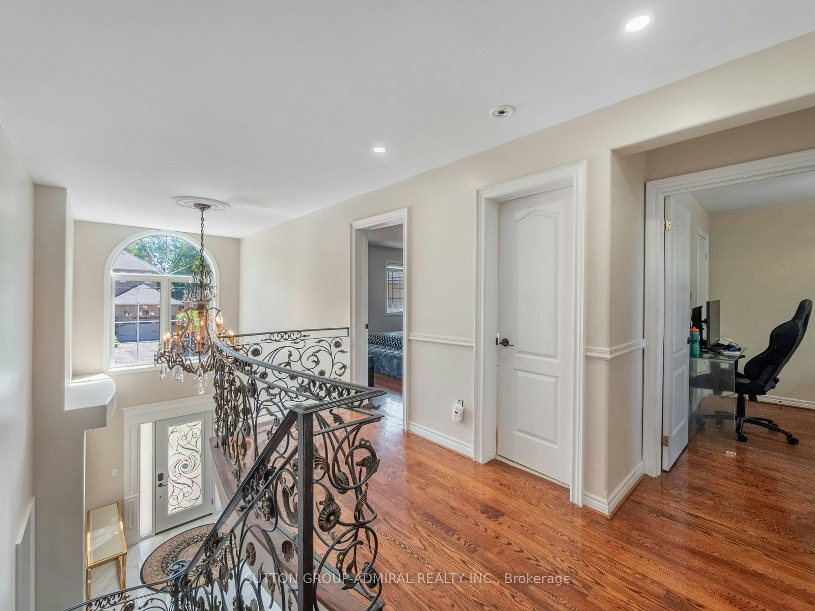 18 Thatcher Avenue, Toronto, ON, M1M 2M2 - 23
