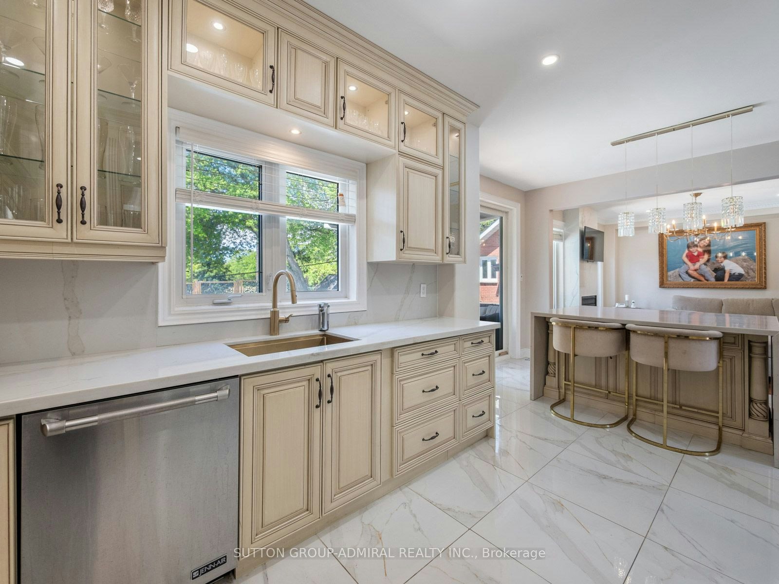 18 Thatcher Avenue, Toronto, ON, M1M 2M2 - 15