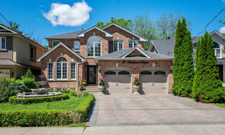 18 Thatcher Avenue