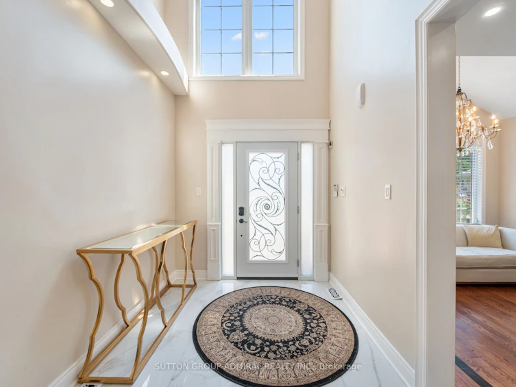 18 Thatcher Avenue, Toronto, ON, M1M 2M2 - 5
