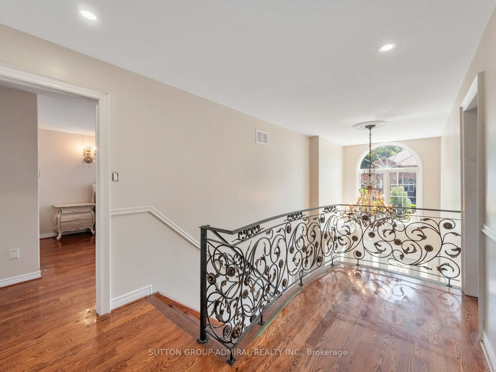 18 Thatcher Avenue, Toronto, ON, M1M 2M2 - 34