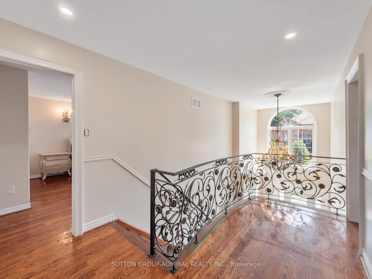 18 Thatcher Avenue, Toronto, ON, M1M 2M2 - 34