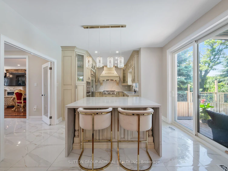 18 Thatcher Avenue, Toronto, ON, M1M 2M2 - 17