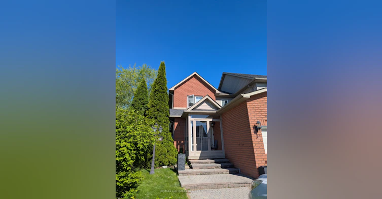102 Richfield Square, Clarington, ON, L1E 3G4