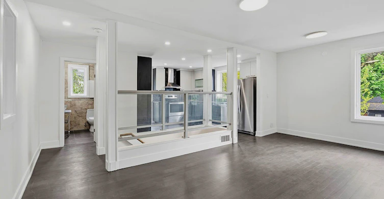 1842 Dundas Street E, Toronto, ON, M4L 1M5 - 2