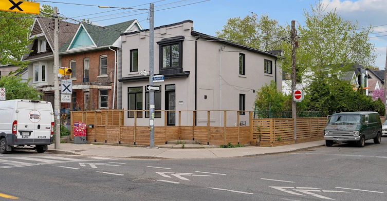 1842 Dundas Street E, Toronto, ON, M4L 1M5