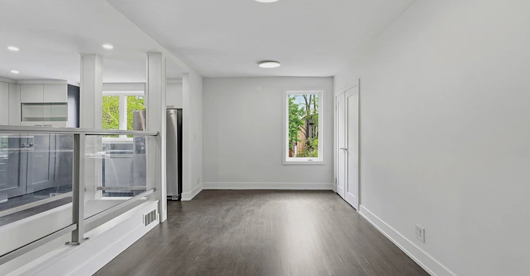 1842 Dundas Street E, Toronto, ON, M4L 1M5 - 3
