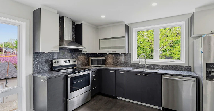 1842 Dundas Street E, Toronto, ON, M4L 1M5 - 8