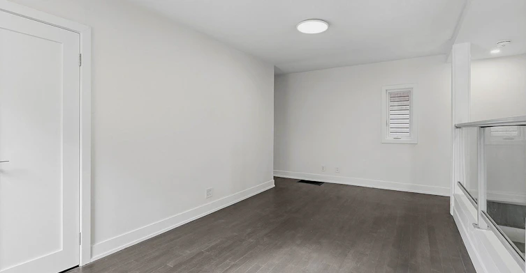 1842 Dundas Street E, Toronto, ON, M4L 1M5 - 6
