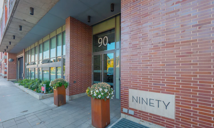 602-90 Broadview Avenue
