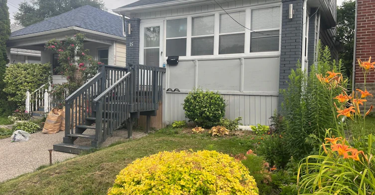15 Westbrook Avenue, Toronto, ON, M4C 2G1