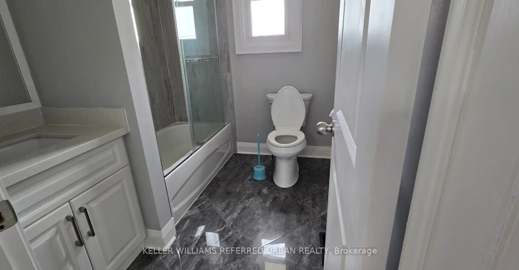 399 King Street W, Oshawa, ON, L1J 2K4 - 6