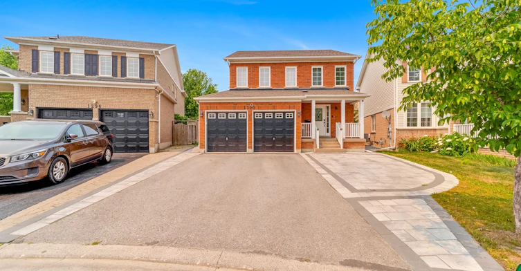 1300 Ravencliffe Court, Oshawa, ON, L1K 2Y3