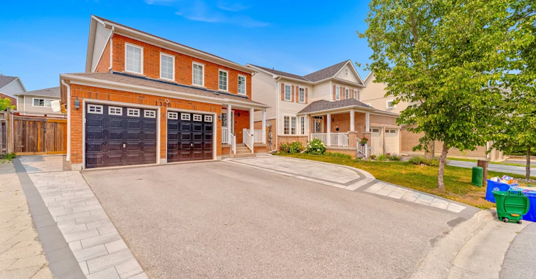 1300 Ravencliffe Court, Oshawa, ON, L1K 2Y3 - 2