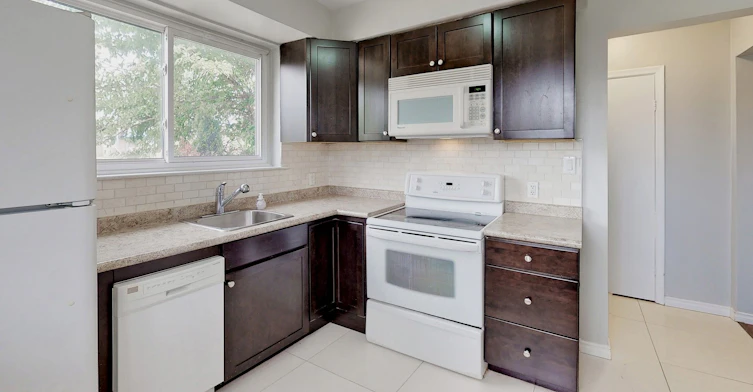 Upper-669 Shakespeare Avenue, Oshawa, ON, L1H 3H8 - 5