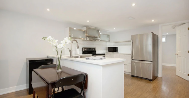 Unit Lower-225 Highland Avenue E, Oshawa, ON, L1H 6A7 - 3