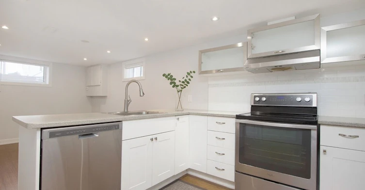 Unit Lower-225 Highland Avenue E, Oshawa, ON, L1H 6A7 - 4