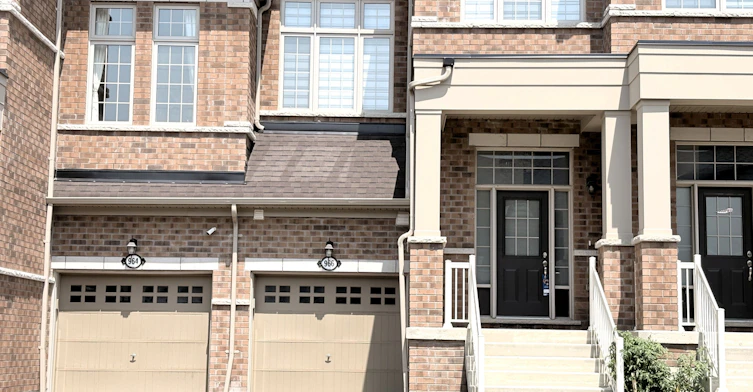 966 Cormorant Path, Pickering, ON, L1X 0P5