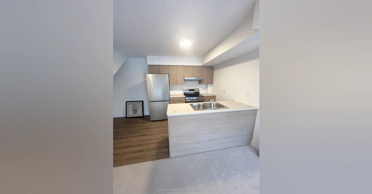 9-300 Railway Engine House Way, Whitby, ON, L1N 0P7 - 4