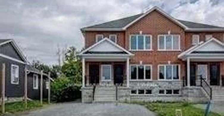 Upper-129 Ontario Street, Clarington, ON, L1C 2T5