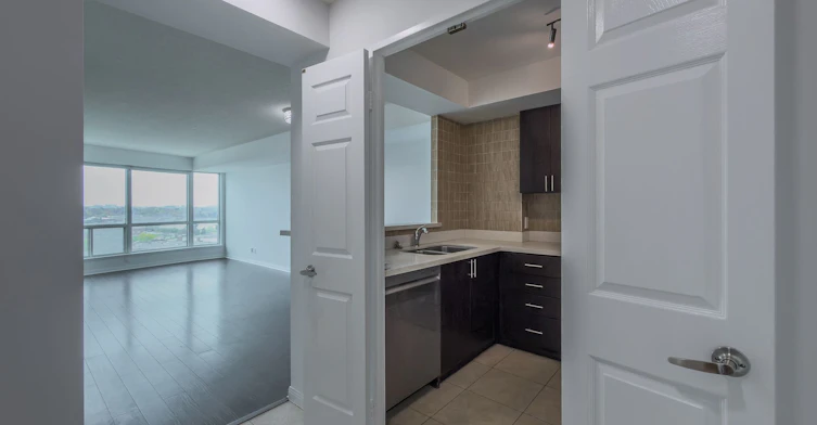 1008-8 Lee Centre Drive, Toronto, ON, M1H 3H8 - 2