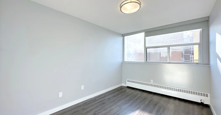 211-255 Main Street, Toronto, ON, M4C 4X2 - 8