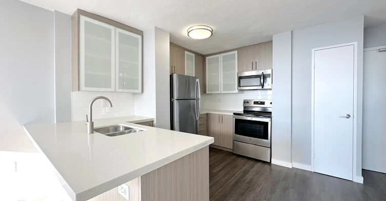 211-255 Main Street, Toronto, ON, M4C 4X2 - 3