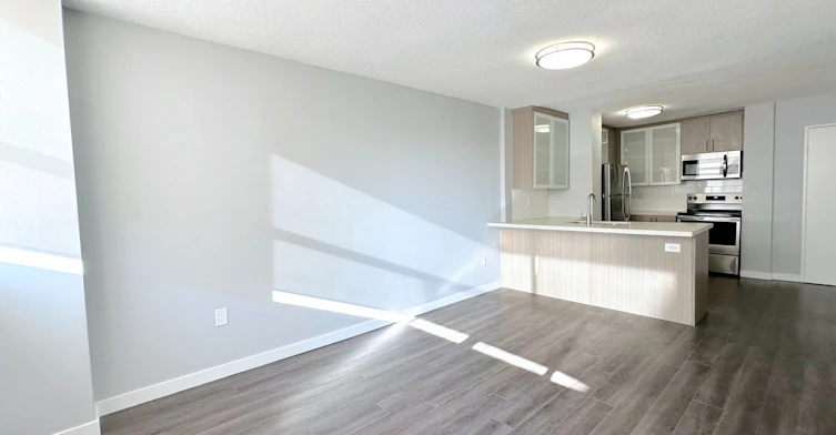 211-255 Main Street, Toronto, ON, M4C 4X2 - 5