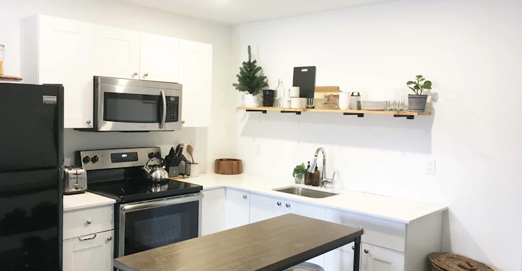 230 Court Street, Oshawa, ON, L1H 4W7 - 2
